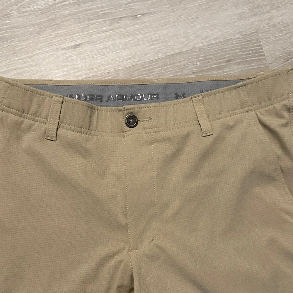Men's Under‎ Armour Tan Pants - Size 32/34